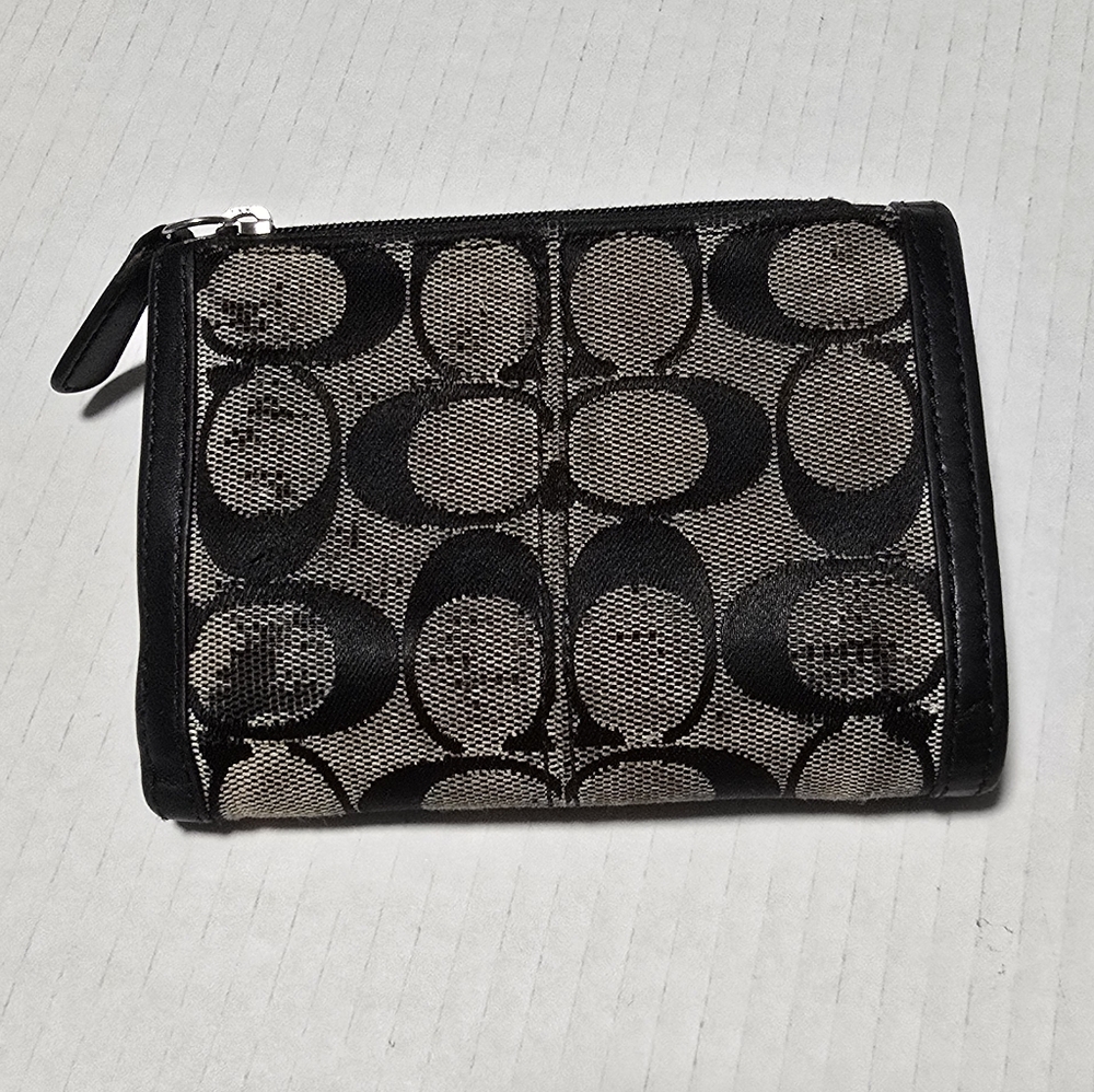 Coach Signature Crossbody Bag With Purse - Picture 13 of 16